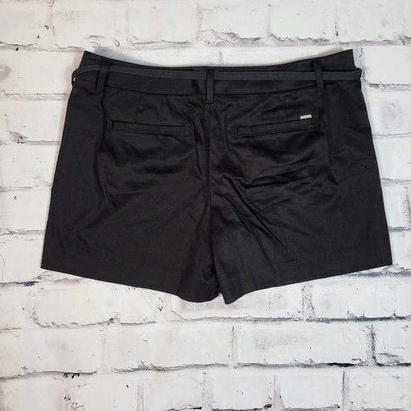 WHITE HOUSE BLACK MARKET Black Sateen Belted Midrise Shorts Size 14 NWT - Picture 3 of 3